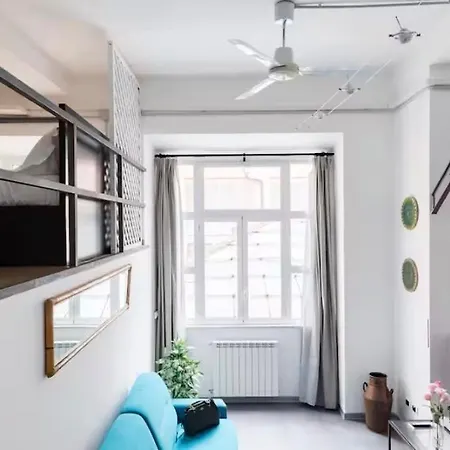 Apartamento Spacious Modern Loft Steps From Trevi Fountain *