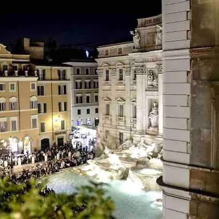 Spacious Modern Loft Steps From Trevi Fountain Roma