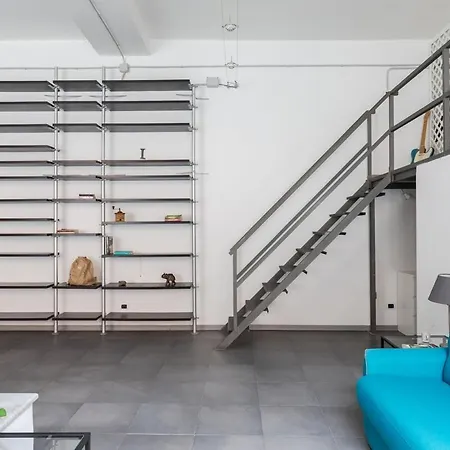 Spacious Modern Loft Steps From Trevi Fountain Roma