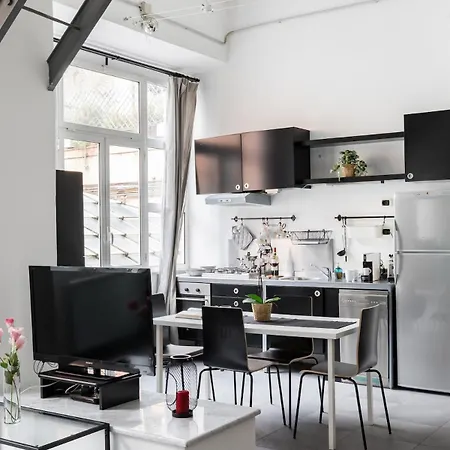 Spacious Modern Loft Steps From Trevi Fountain * Roma