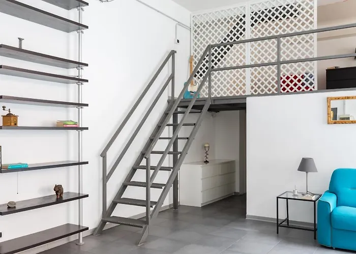 Spacious Loft Steps From Trevi Fountain Rome