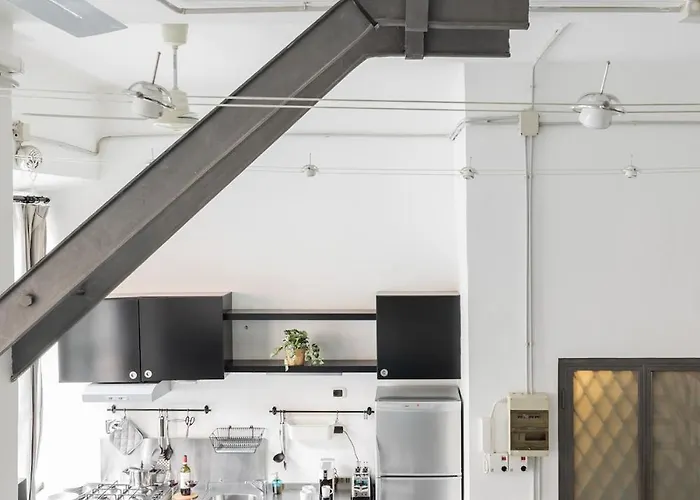 Apartment Spacious Loft Steps From Trevi Fountain