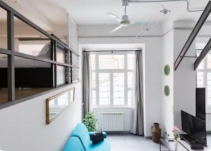 Spacious Loft Steps From Trevi Fountain Apartment Rome