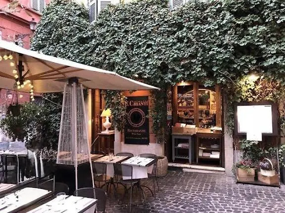 Spacious Loft Steps From Trevi Fountain Apartment