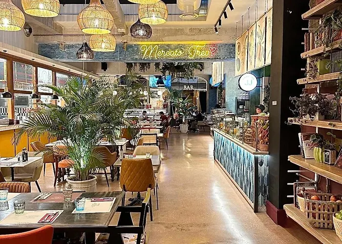 Spacious Loft Steps From Trevi Fountain Apartment Rome